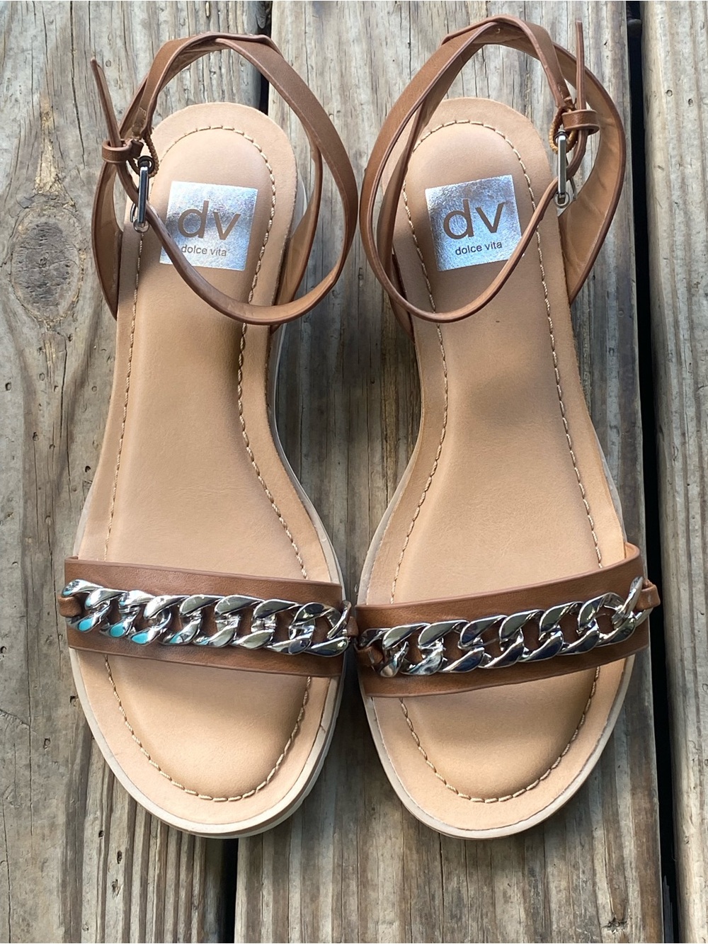 (NWOT!) DOLCE VITA- Tan Leather Ankle-Strap Sandals with Silver Chain! ✨